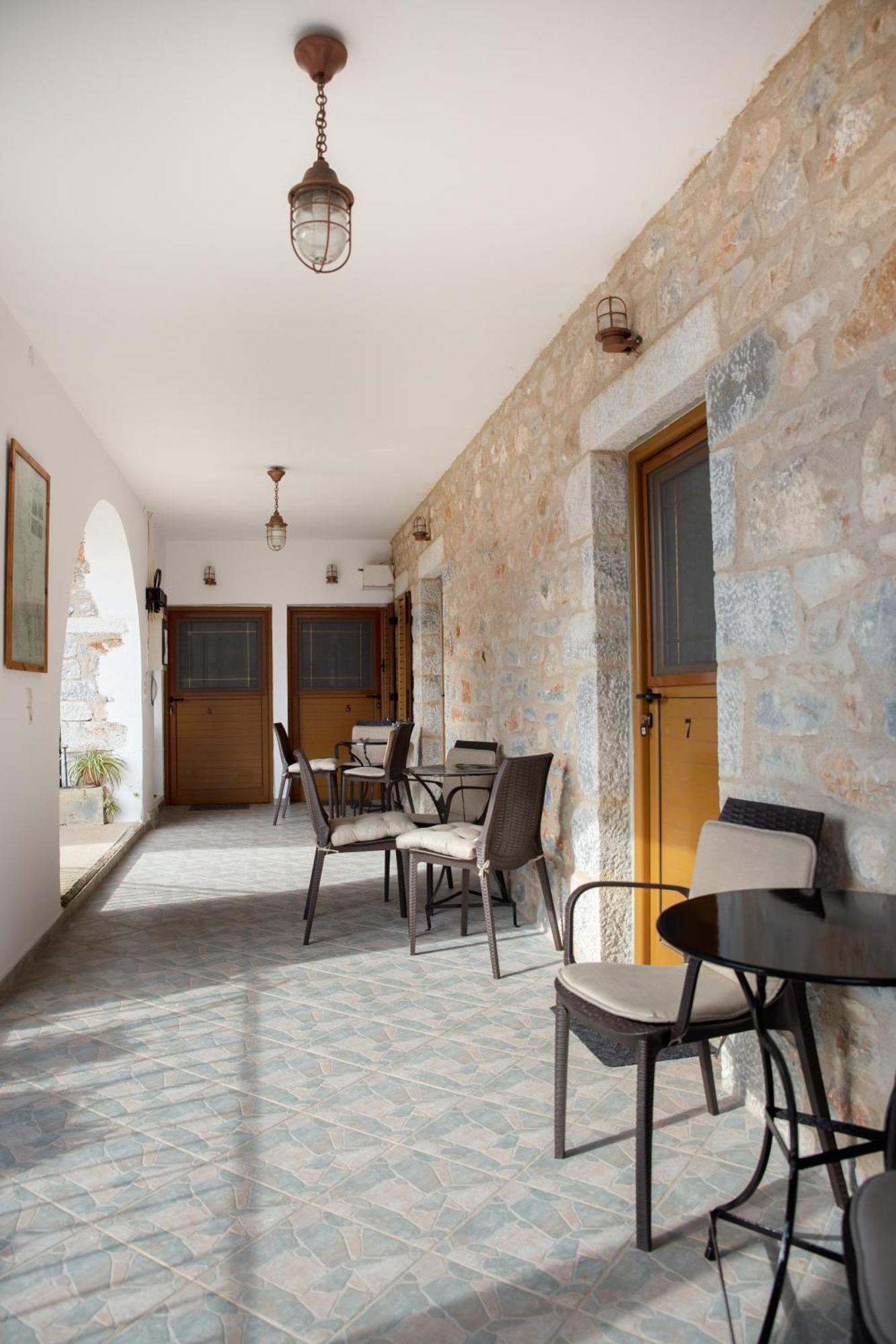 Traditional House Alepis In Areopolis Exterior photo