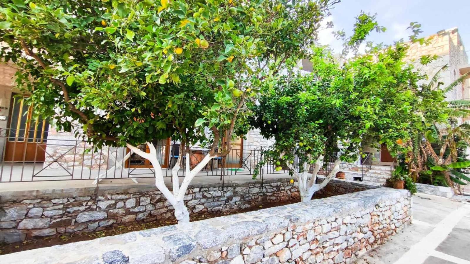 Traditional House Alepis In Areopolis Exterior photo
